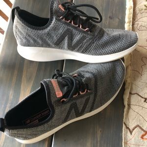 Women’s New Balance tennis shoes